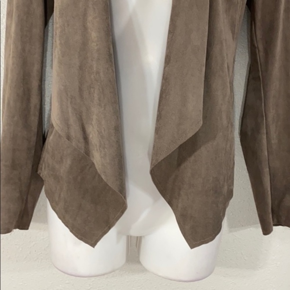 Kut from the Kloth Tayanita taupe vegan suede open jacket - Picture 9 of 11
